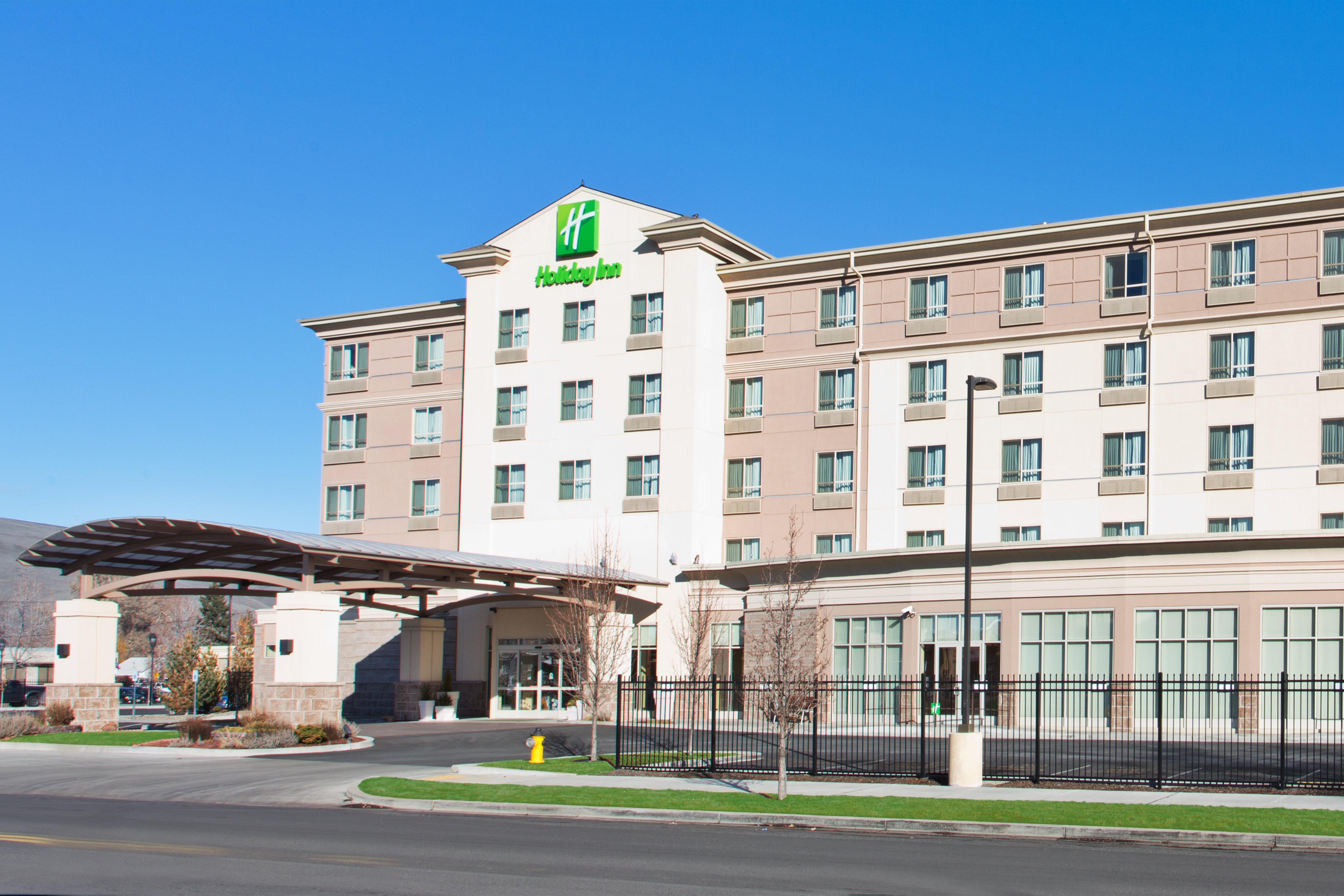 Holiday Inn Yakima By Ihg Exterior photo