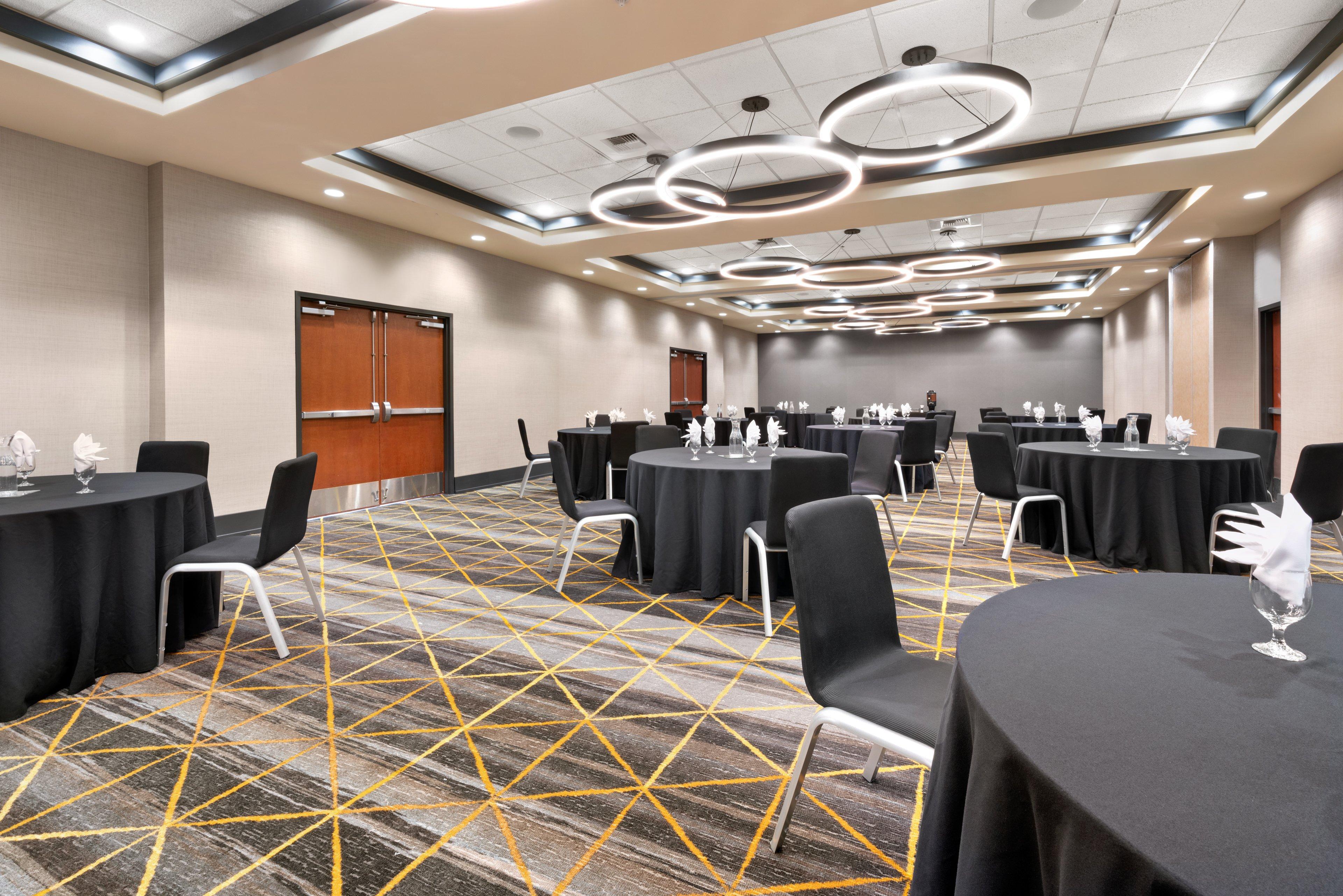 Holiday Inn Yakima By Ihg Exterior photo