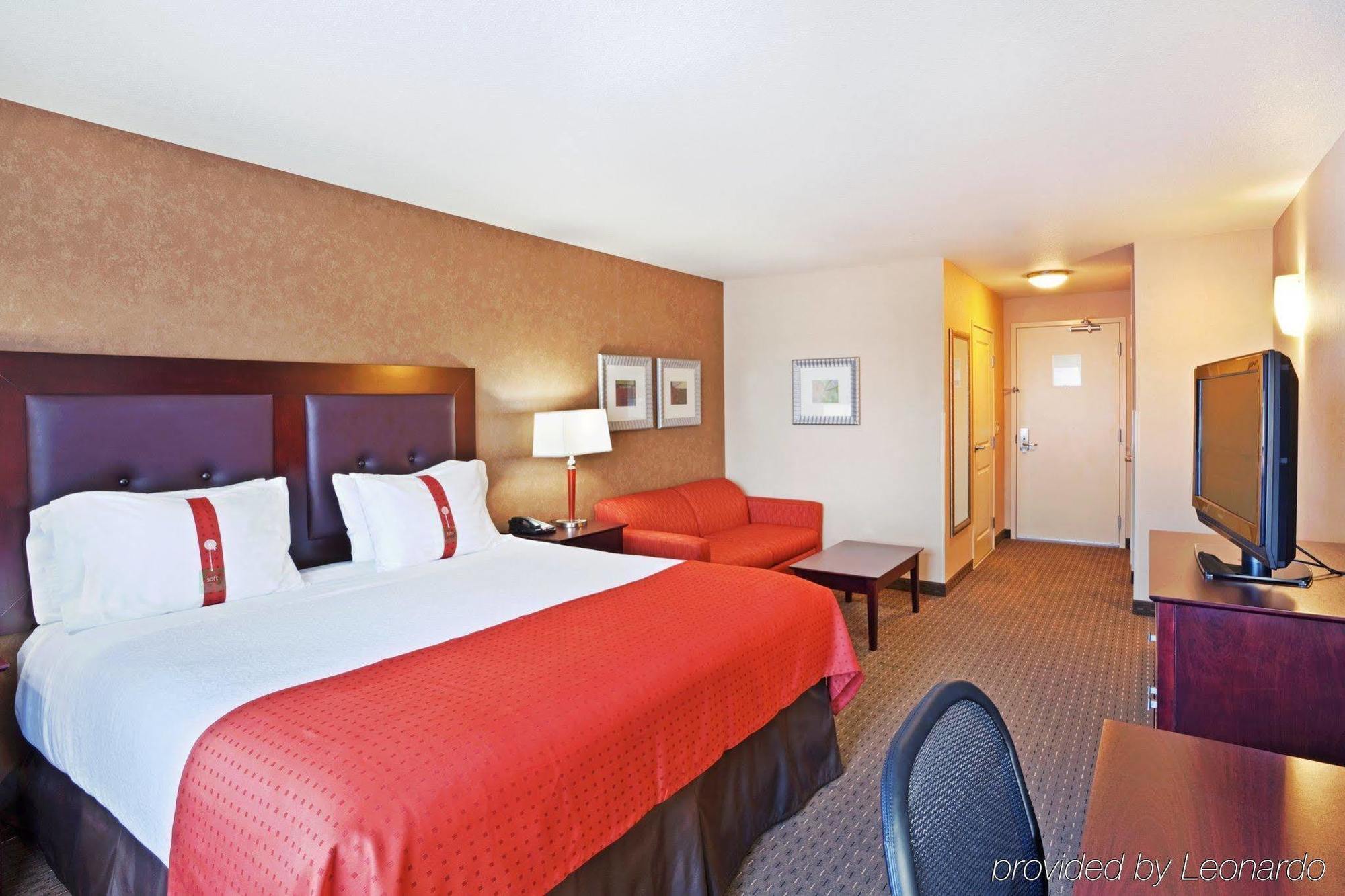 Holiday Inn Yakima By Ihg Exterior photo